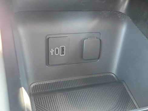 Used 2026 Ford Explorer Active w/ Active Comfort Package RWD image 11