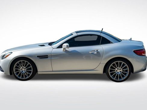 Used 2017 Mercedes-Benz SLC 300 image 26