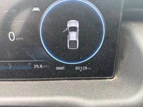 Used 2022 Hyundai Santa Cruz Limited image 2