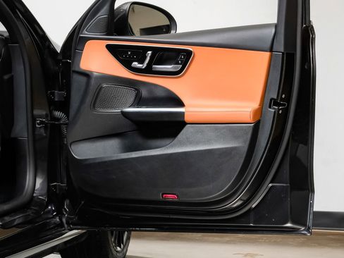 Used 2023 Mercedes-Benz C 300 4MATIC Sedan image 43