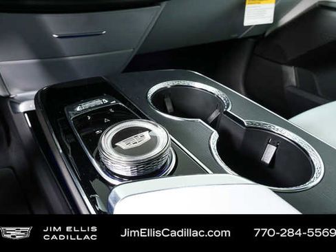 New 2026 Cadillac Lyriq Luxury RWD image 17