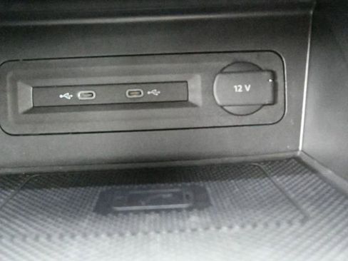 Certified 2023 Volkswagen Atlas Cross Sport SE image 9