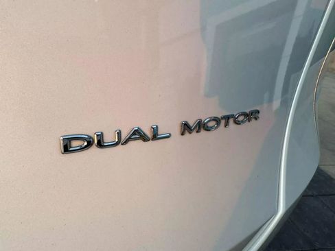 Used 2021 Tesla Model Y Long Range AWD/4WD image 33