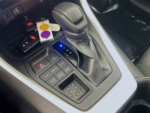 Certified 2025 Toyota RAV4 XLE AWD/4WD image 15