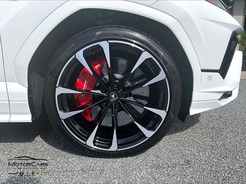 Used 2024 Lamborghini Urus S AWD/4WD image 30