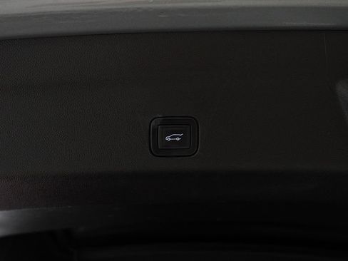 Used 2023 Chevrolet Suburban High Country AWD/4WD image 29