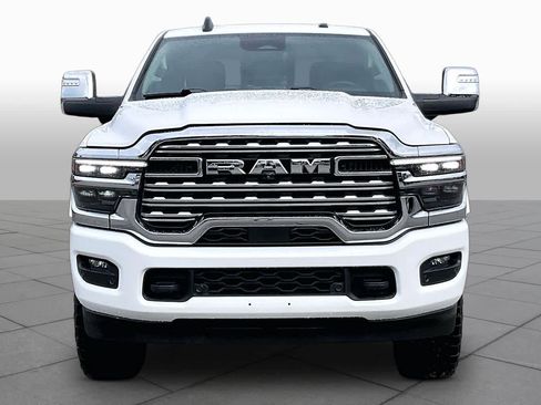 Used 2025 RAM 2500 Limited AWD/4WD image 4