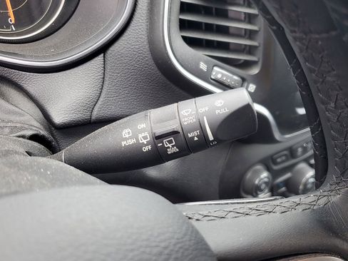 Used 2019 Jeep Cherokee Latitude Plus FWD image 26