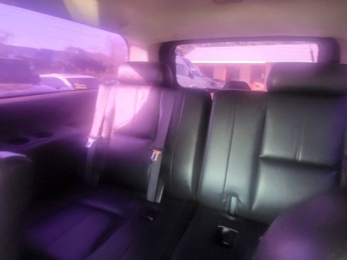 Used 2012 Chevrolet Suburban LT RWD image 36