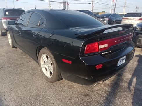 Used 2012 Dodge Charger SE w/ Sport Appearance Group RWD image 3