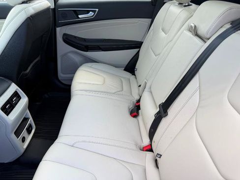 Certified 2022 Ford Edge Titanium AWD/4WD image 11