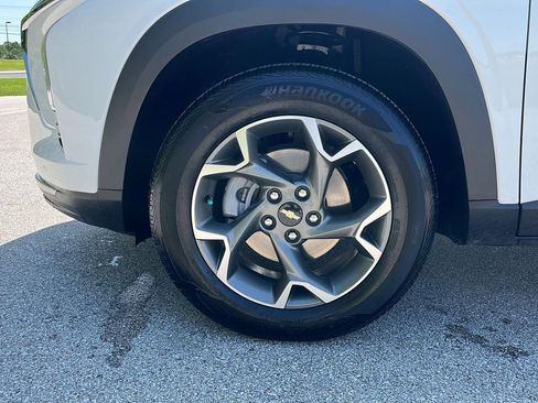 Used 2025 Chevrolet Trax LT w/ Driver Confidence Package FWD image 10