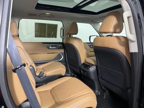 Used 2025 INFINITI QX80 Luxe RWD image 21