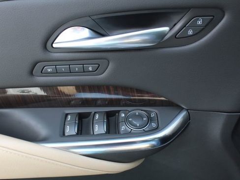Used 2024 Cadillac XT4 Premium Luxury w/ Active Safety Package FWD image 36