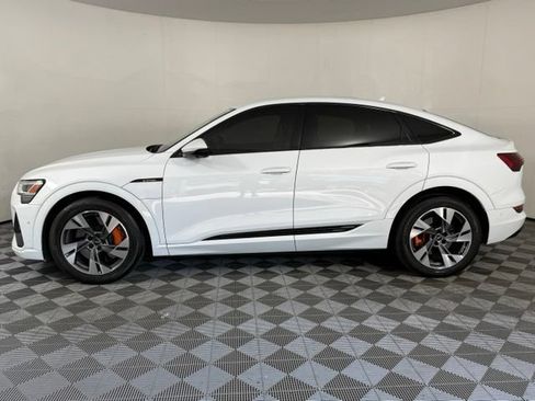 Used 2022 Audi e-tron Premium Plus w/ Premium Plus Package AWD/4WD image 3