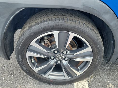 Used 2022 Lexus UX 200 w/ Accessory Package (Z2) FWD image 10