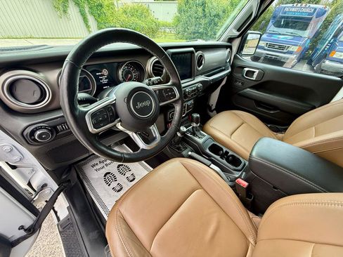 Used 2020 Jeep Wrangler Unlimited Rubicon AWD/4WD image 32