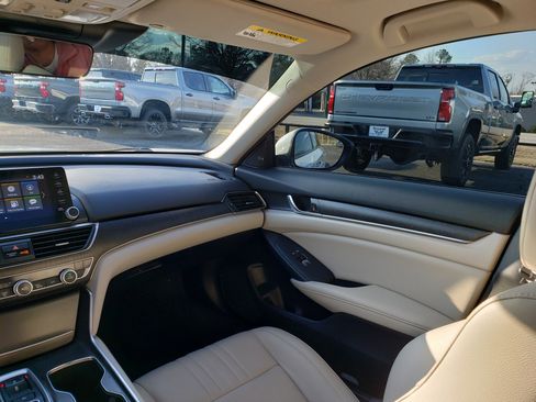 Used 2022 Honda Accord Touring image 34