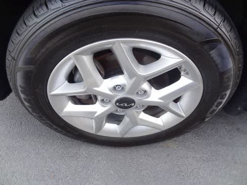 Used 2024 Kia Soul LX w/ Option Group 015 FWD image 14