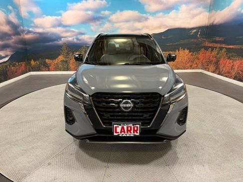Used 2022 Nissan Kicks SR w/ Premium Package FWD image 3