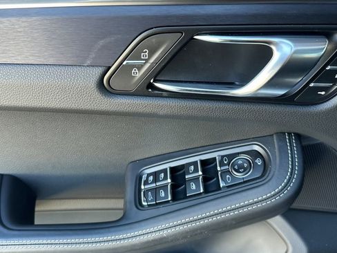 Used 2024 Porsche Macan GTS image 10