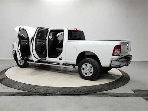 Used 2022 RAM 2500 Big Horn image 13