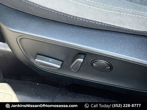 Used 2020 Ford Escape SE FWD image 29