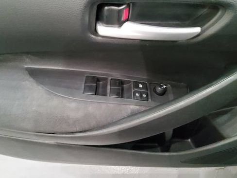 Used 2021 Toyota Corolla LE FWD image 24