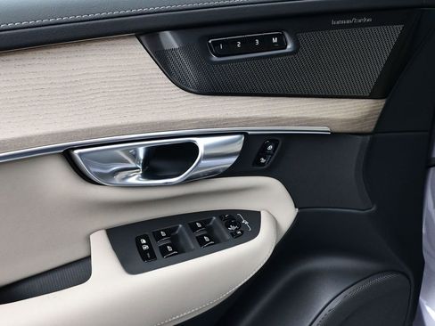 New 2026 Volvo XC90 B6 Plus w/ Protection Package Premier image 12