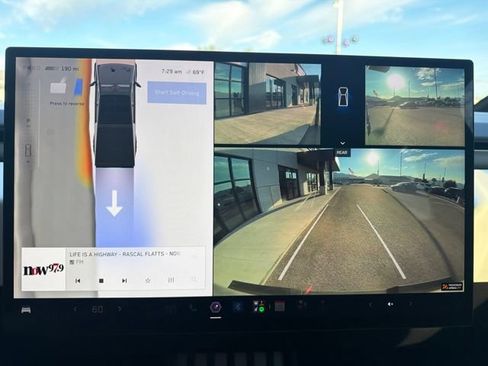 Used 2024 Tesla Cybertruck AWD Crew Cab image 24