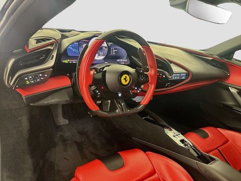 Used 2022 Ferrari SF90 Stradale AWD/4WD image 9