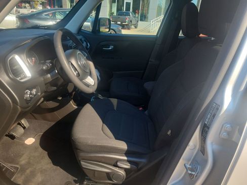 Used 2020 Jeep Renegade Latitude image 16