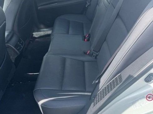 Used 2016 Lexus ES 300h w/ Navigation System Package image 11