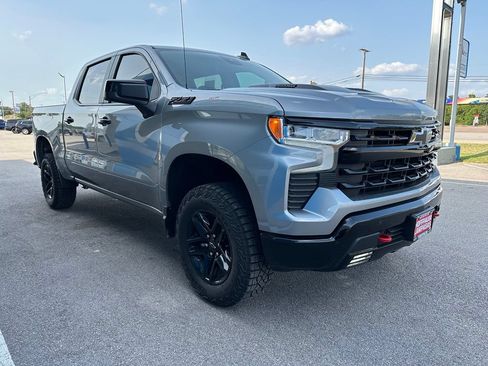 Used 2024 Chevrolet Silverado 1500 LT Trail Boss w/ Convenience Package II AWD/4WD image 9