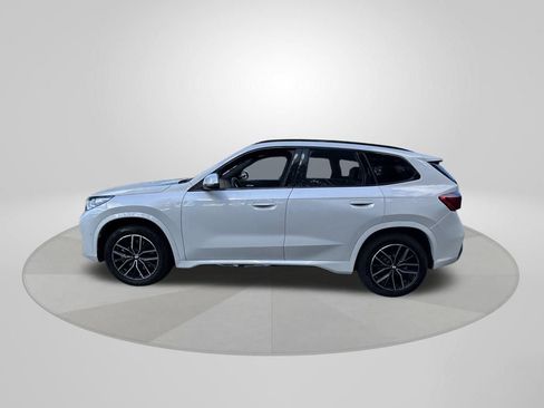 Used 2025 BMW X1 xDrive28i image 4