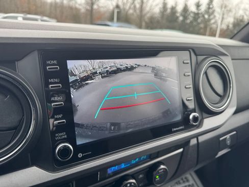 Used 2022 Toyota Tacoma TRD Sport AWD/4WD image 21