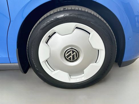 Used 2025 Volkswagen ID. Buzz 1st Edition AWD/4WD image 10