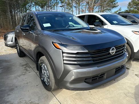 New 2026 Nissan Kicks SV w/ SV Premium Package image 3