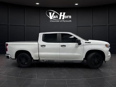 Used 2024 Chevrolet Silverado 1500 RST image 2