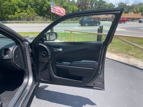 Used 2014 Dodge Charger SXT RWD image 13