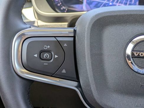 Certified 2026 Volvo XC40 B5 Plus AWD/4WD image 33