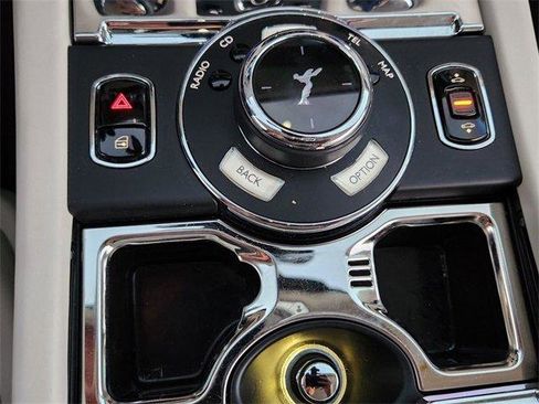 Used 2016 Rolls-Royce Wraith image 20