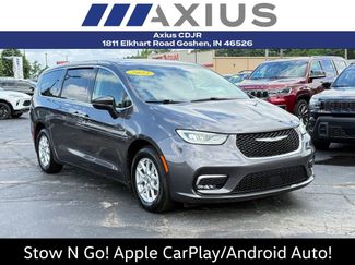 Used 2023 Chrysler Pacifica Touring-L FWD video 1