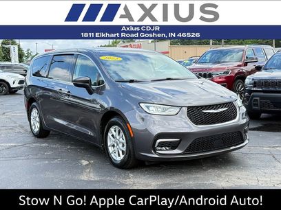Used 2023 Chrysler Pacifica Touring-L