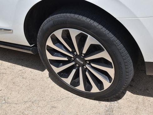 Certified 2024 Lincoln Navigator Reserve AWD/4WD image 13
