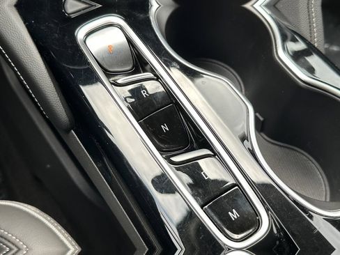 Used 2023 Buick Envision Essence AWD/4WD image 16