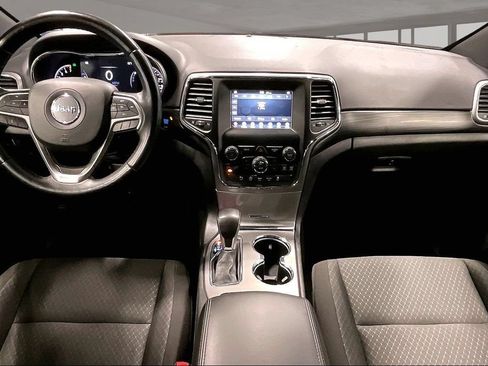 Used 2021 Jeep Grand Cherokee Laredo w/ Security & Convenience Group AWD/4WD image 8