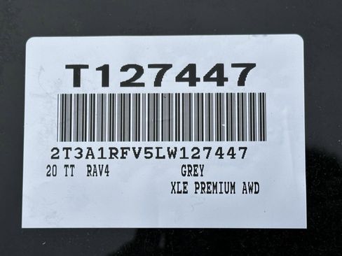 Used 2020 Toyota RAV4 XLE Premium image 15