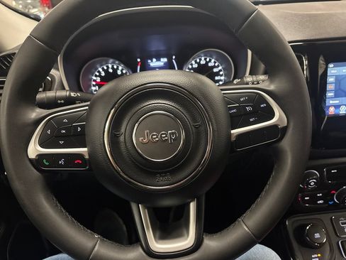 Used 2021 Jeep Compass Latitude AWD/4WD image 9