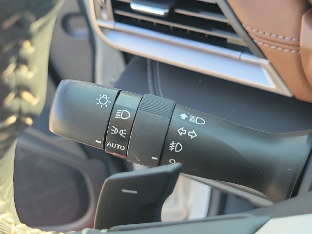 Used 2025 Subaru Outback Touring AWD/4WD image 17